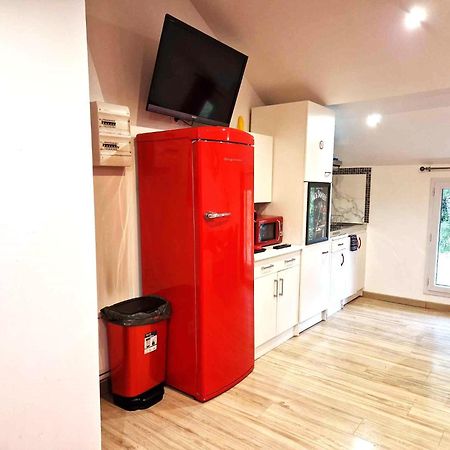11 - Tres Joli 2 Pieces Tout Equipe Pour 1 A 5 Personnes, Vue Sur Parc Arbore, Parking Privatif Gratuit, Grand Fourgon Possible, Tout Le Linge De Maison Est Fourni Razac-sur-lʼIsle Εξωτερικό φωτογραφία